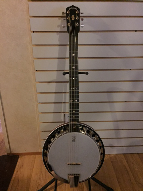 Deering Bostn Six String Headstock