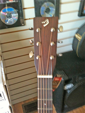 Breedlove – OM/MMe headstock